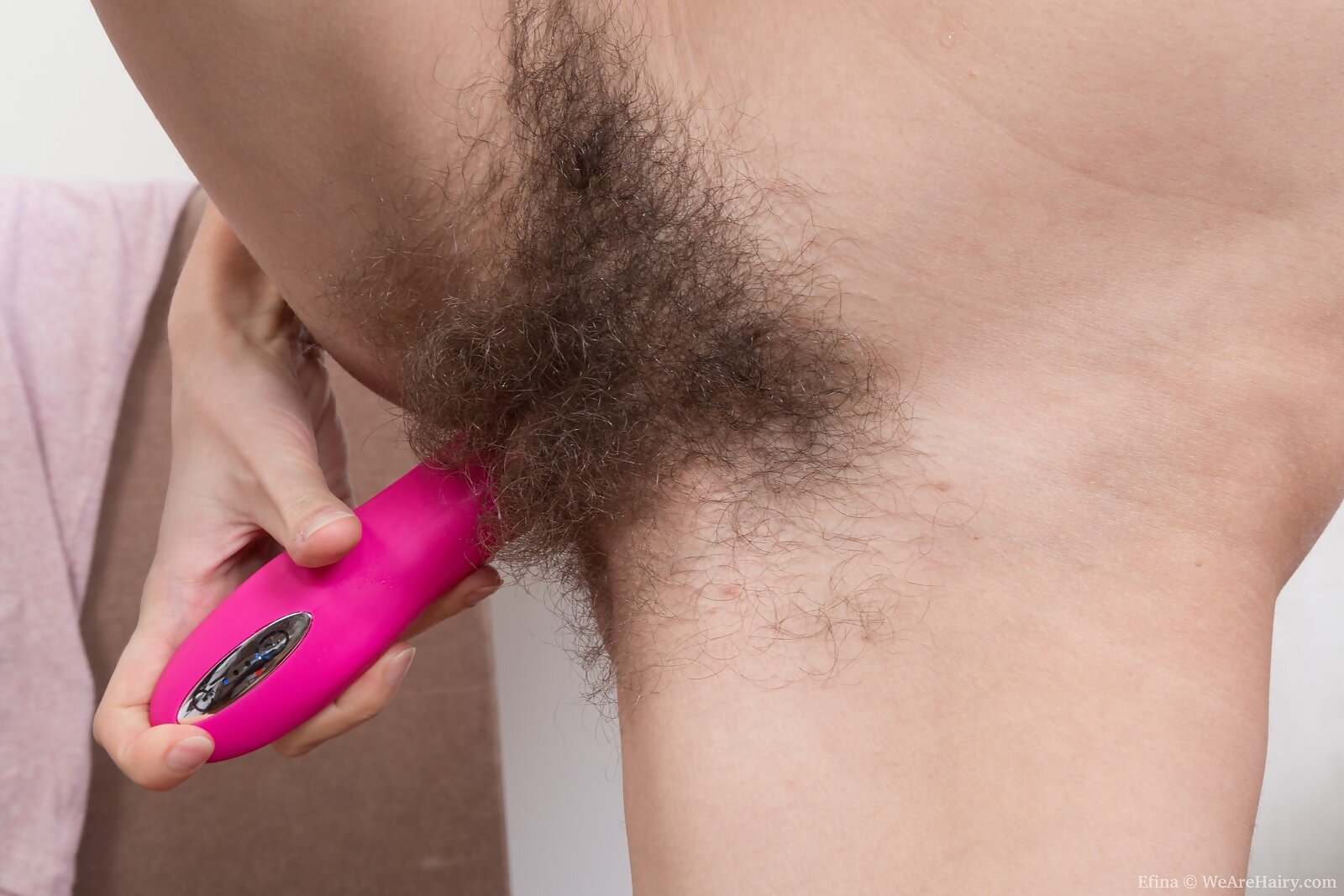 Efina from We Are Hairy - Picture #11